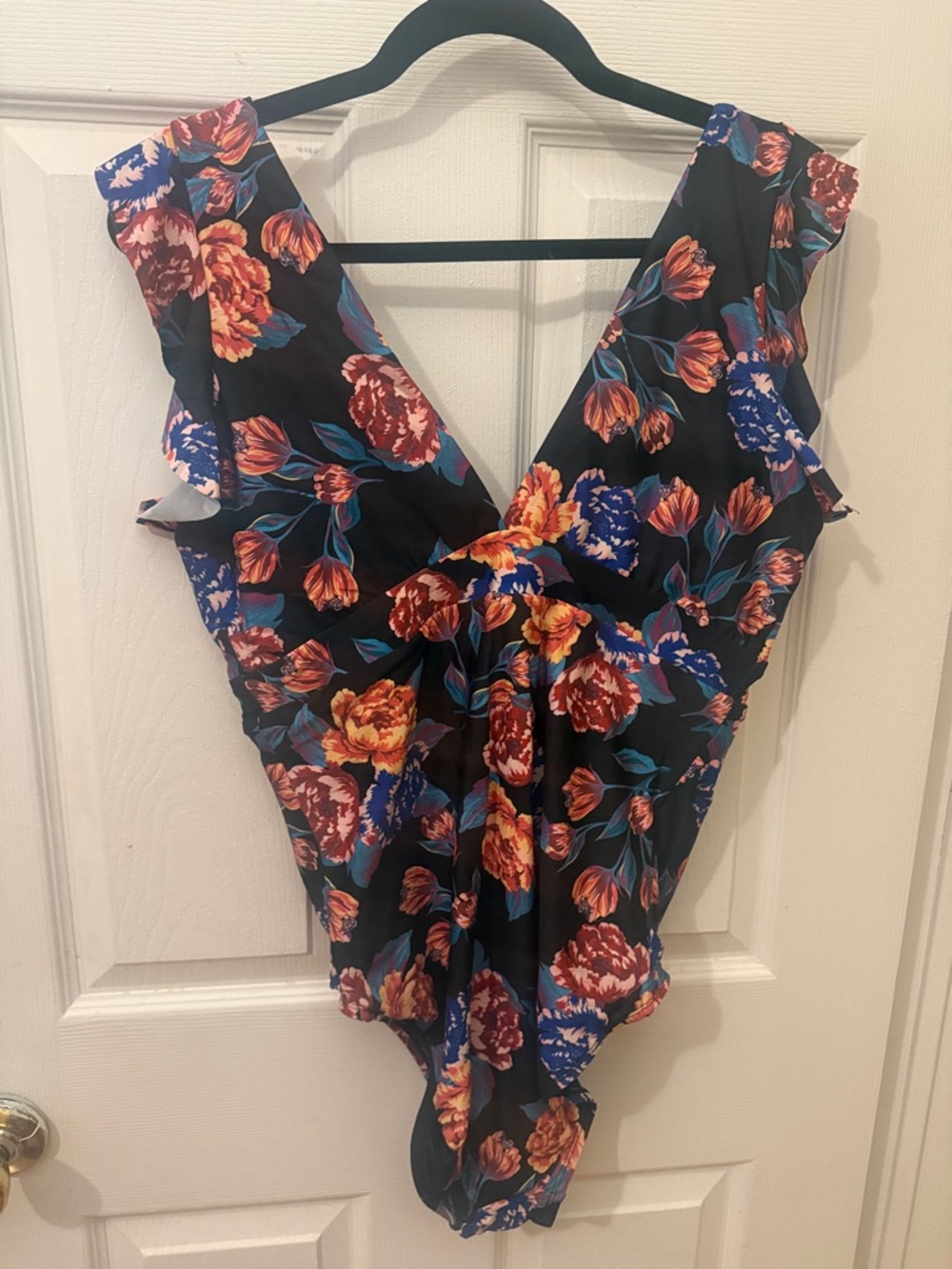 ModCloth Black floral V-Neck Ruffle Sleeve Women’s SWIMSUIT XL NWT